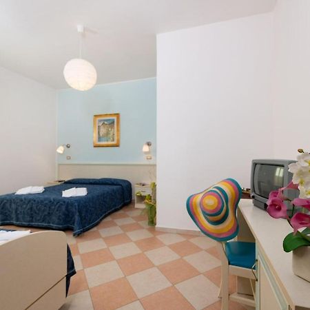 Hotel Bruna Martinsicuro Luaran gambar