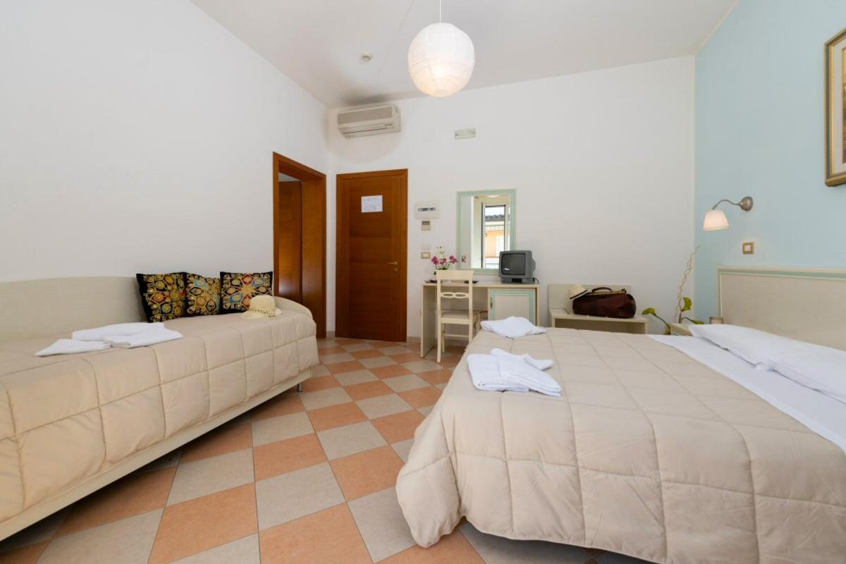 Hotel Bruna Martinsicuro Luaran gambar